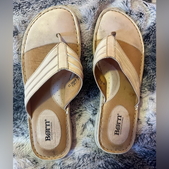 Born off-white flip flop sandals 9 - Picture 1 of 2